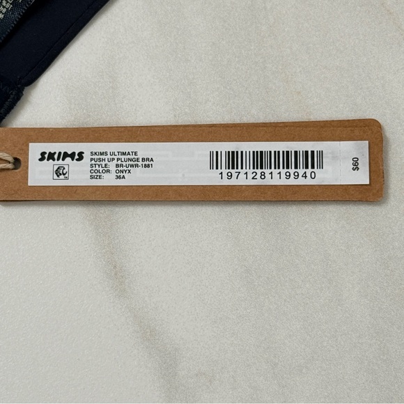 NWT!!! SKIMS Ultimate Push Up Plunge Bra - in Onyx Black - Size 36A - Picture 9 of 14